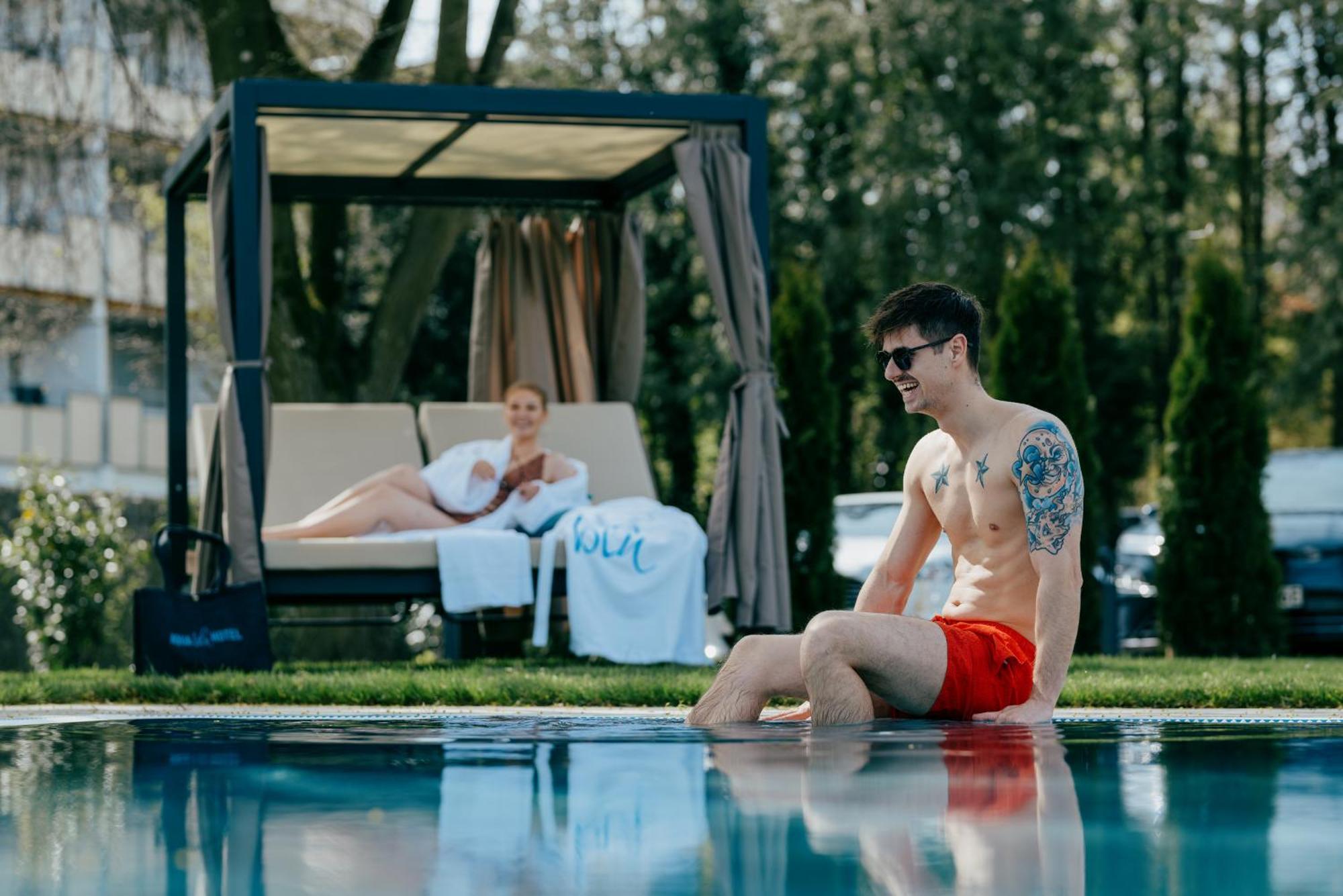 Aqua Blu Hotel บาดฟึสซิง ภายนอก รูปภาพ