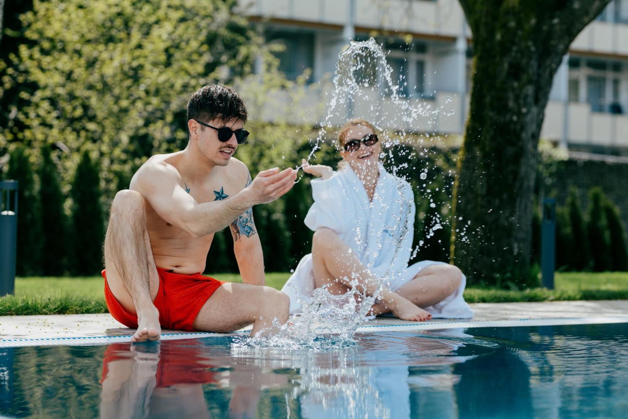 Aqua Blu Hotel บาดฟึสซิง ภายนอก รูปภาพ